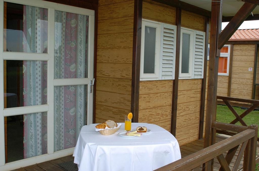ホテル Parque De Campismo Da Ilha Do Pessegueiro ポルト・コーヴォ 部屋 写真